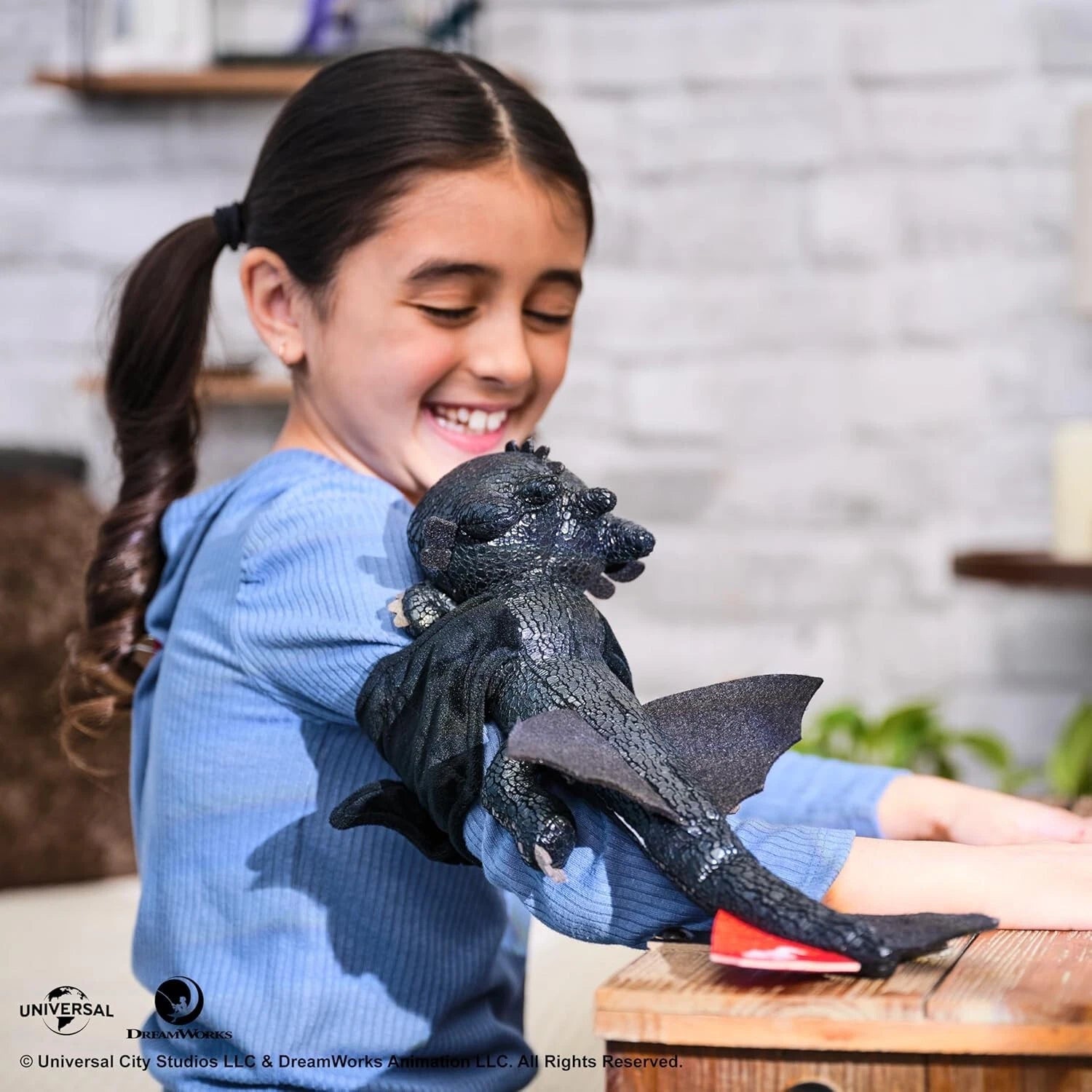 Toothless Hug & Glide – Zilly
